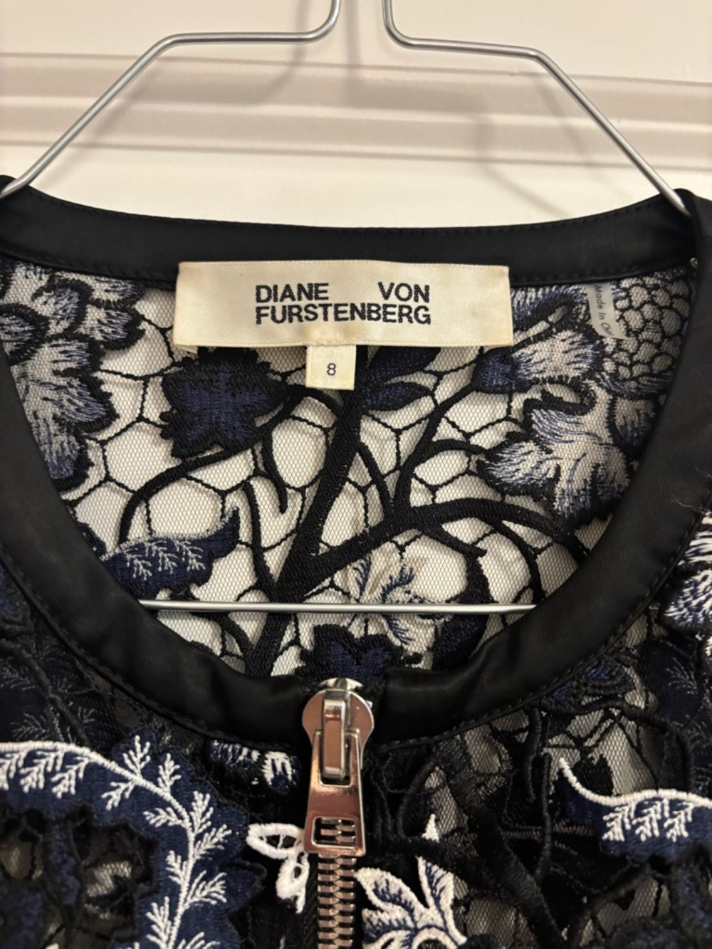 Cropped Floral Lace DVF Jacket - Picture 2 of 4